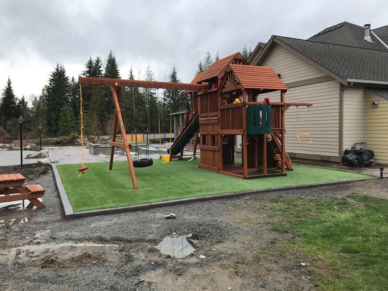 King Kong Clubhouse Pkg IV with Wood Roof and Lower Playhouse 1