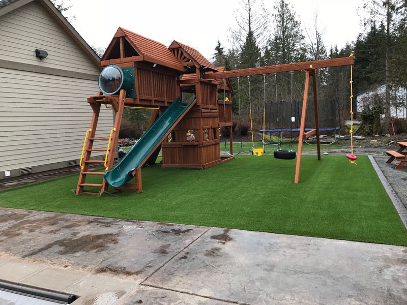 King Kong Clubhouse Pkg IV with Wood Roof and Lower Playhouse